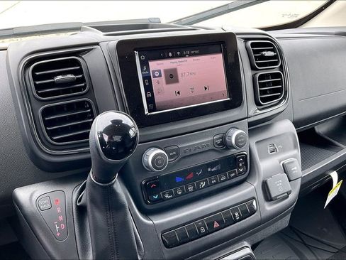 New 2024 RAM ProMaster 2500 w/ Convenience Group FWD image 15