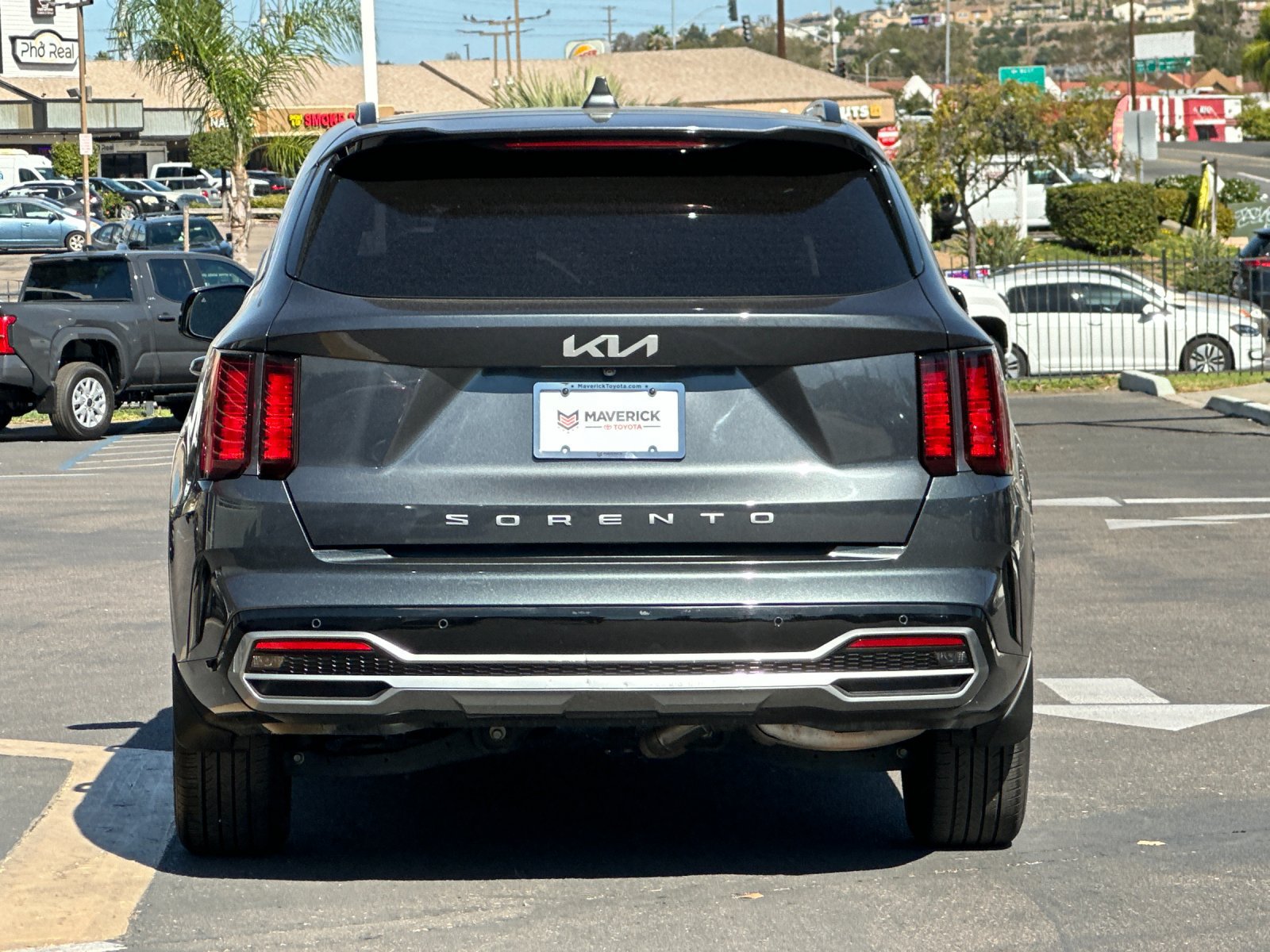 Used 2022 Kia Sorento S w/ Panoramic Sunroof Package FWD image 4