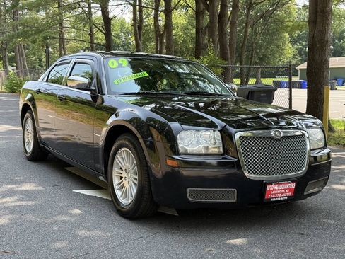Used 2009 Chrysler 300 LX RWD image 3