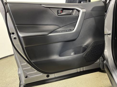 Certified 2025 Toyota RAV4 LE AWD/4WD image 17