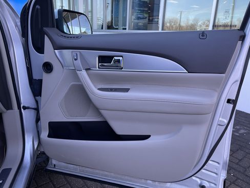 Used 2015 Lincoln MKX AWD w/ Equipment Group 102A image 35