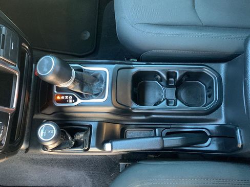 Used 2022 Jeep Wrangler Unlimited Sport AWD/4WD image 20