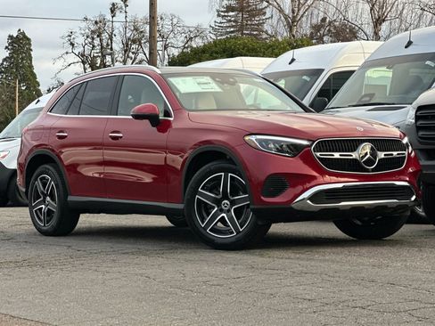 New 2026 Mercedes-Benz GLC 300 4MATIC image 2