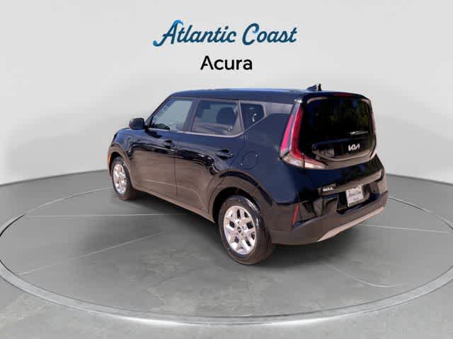 Used 2024 Kia Soul LX w/ Option Group 015 FWD image 6
