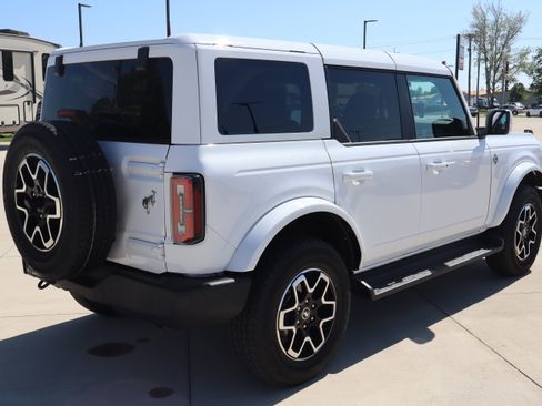 Used 2025 Ford Bronco Outer Banks AWD/4WD image 6