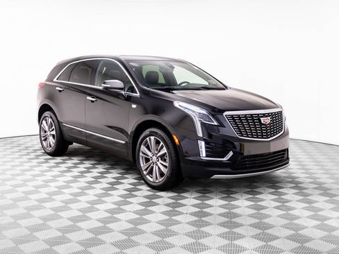 Certified 2025 Cadillac XT5 Premium Luxury w/ Technology Package AWD/4WD image 8