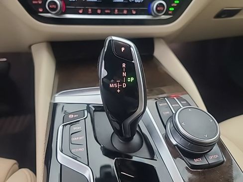 Used 2020 BMW 530i RWD image 35