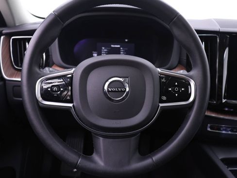 Certified 2023 Volvo XC60 B5 Ultimate w/ Protection Package Premier FWD image 17