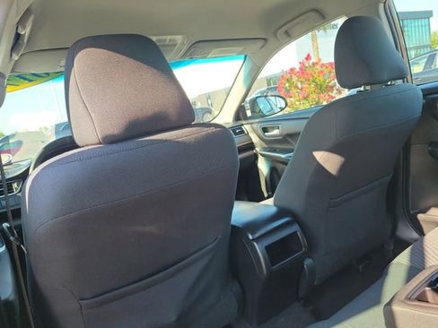 Used 2017 Toyota Camry LE FWD image 10