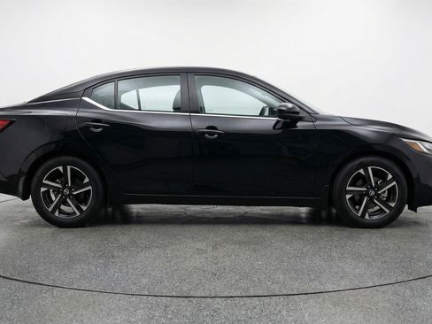 Used 2025 Nissan Sentra SV FWD image 11