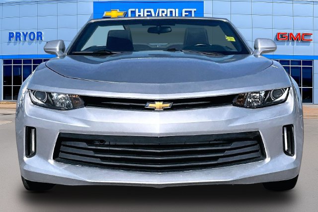 Used 2018 Chevrolet Camaro LT RWD image 2
