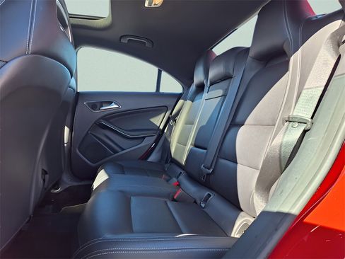 Used 2019 Mercedes-Benz CLA 250 image 23