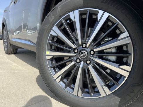 New 2026 Nissan Pathfinder Platinum FWD image 7