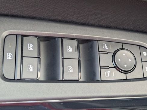 New 2026 Nissan Pathfinder SV w/ SV Premium Package FWD image 12
