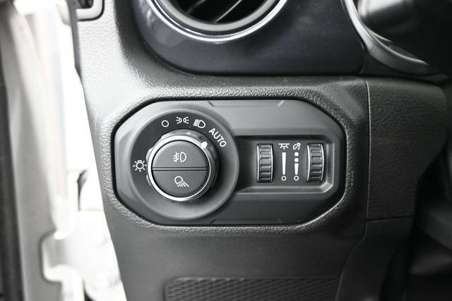 Used 2022 Jeep Gladiator Sport AWD/4WD image 37