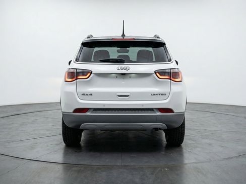 Used 2025 Jeep Compass Trailhawk image 7