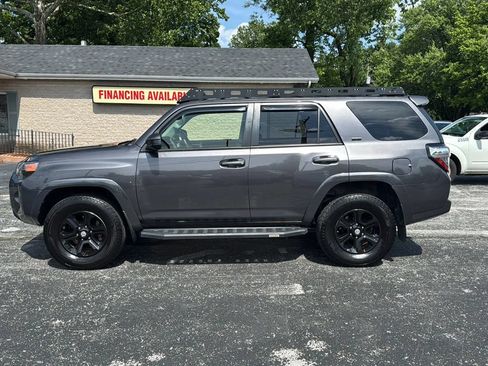 Used 2021 Toyota 4Runner SR5 AWD/4WD image 4
