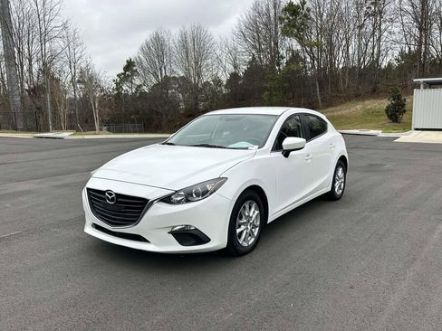 Used 2016 MAZDA MAZDA3 i Sport w/ Preferred Equipment Package image 3
