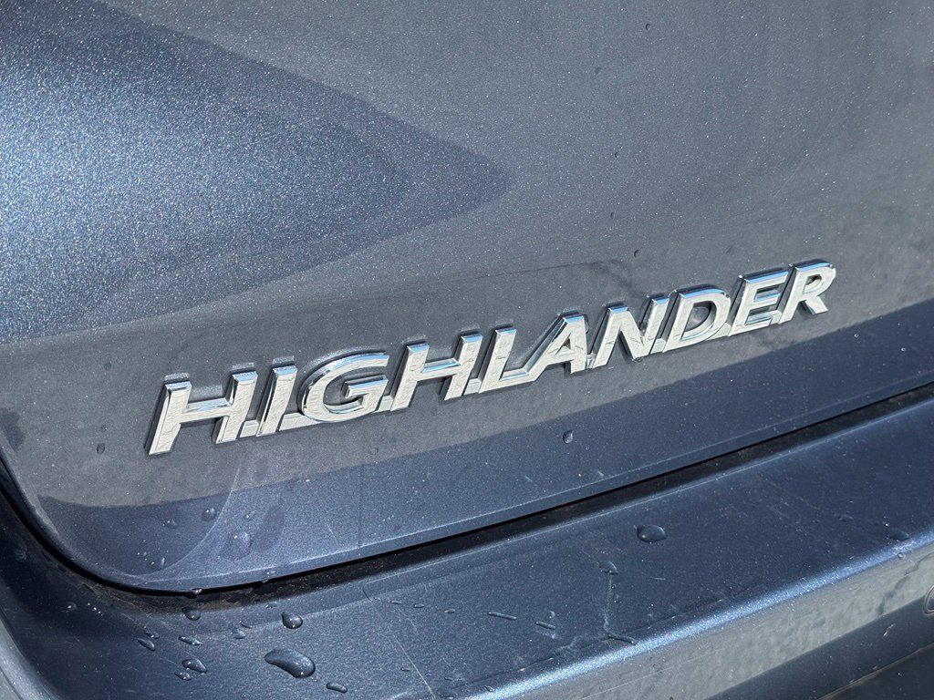 Used 2019 Toyota Highlander Limited FWD image 16