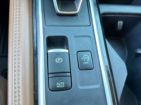 Used 2024 Nissan Pathfinder Platinum w/ Cargo Package AWD/4WD image 17