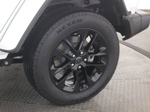 Used 2025 Jeep Wrangler Unlimited Sahara w/ Safety Group image 14