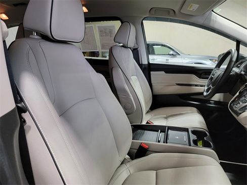 Certified 2025 Honda Odyssey Touring image 16