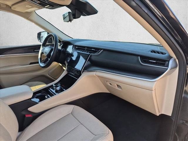 Used 2022 Jeep Grand Cherokee L Limited w/ Luxury Tech Group II AWD/4WD image 15