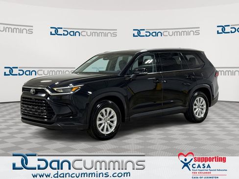 Used 2025 Toyota Grand Highlander FWD image 1