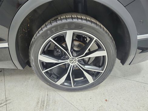 Used 2024 Volkswagen Tiguan SEL R-Line image 51