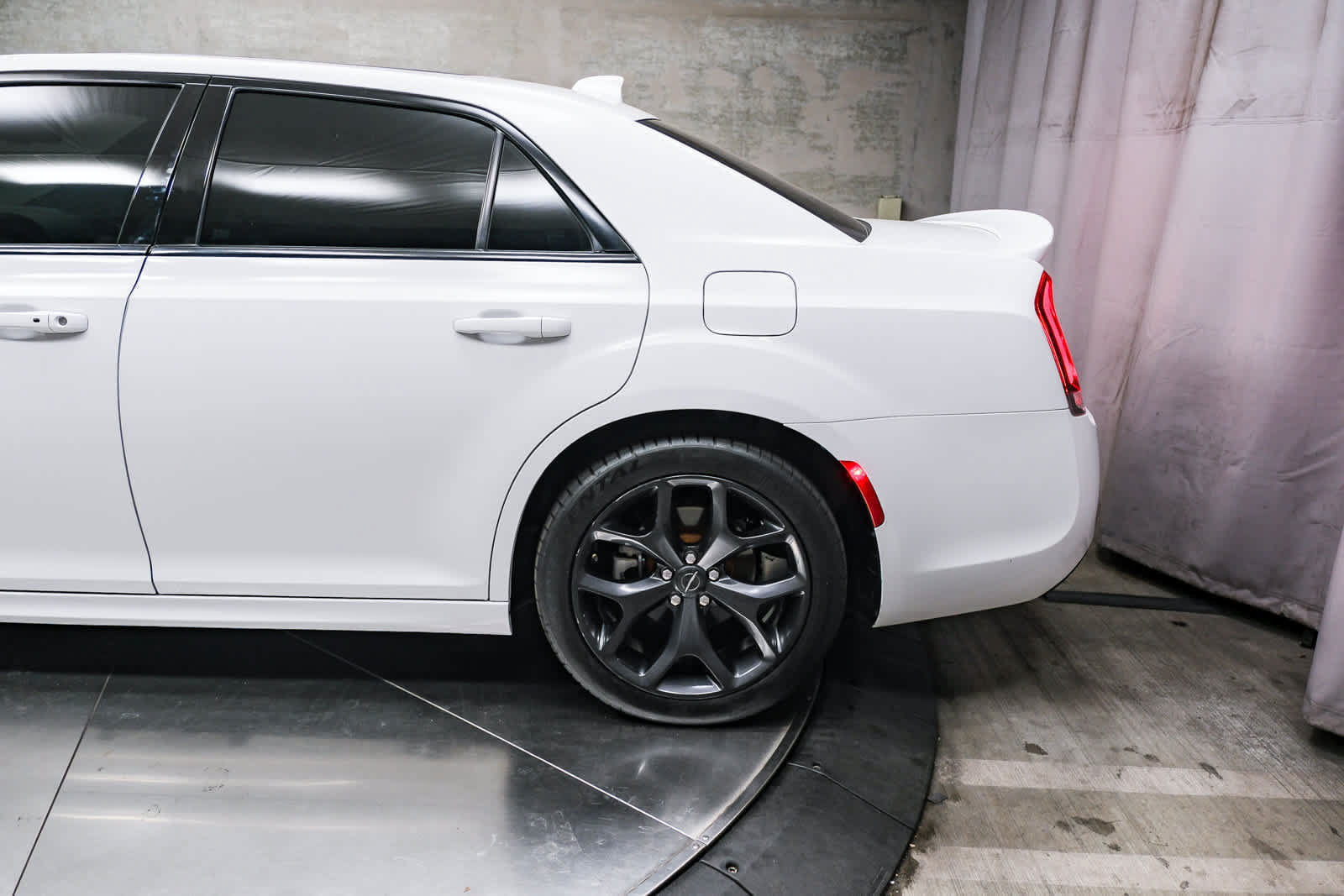 Used 2021 Chrysler 300 S w/ S Model Appearance Package RWD image 8