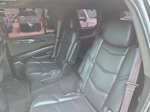 Used 2017 Cadillac Escalade Platinum AWD/4WD image 41