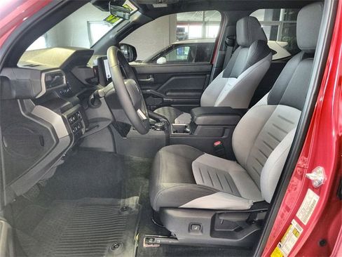 Used 2025 Toyota Tacoma TRD Off-Road image 12