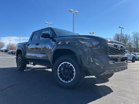New 2025 Toyota Tacoma TRD Off-Road AWD/4WD image 3
