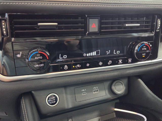 Used 2023 Nissan Rogue Platinum FWD image 23