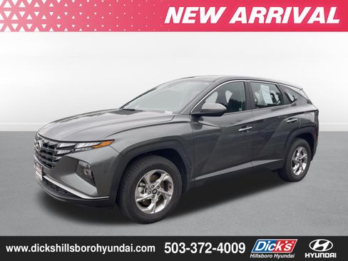 Used 2022 Hyundai Tucson SE w/ Winter Package AWD/4WD image 3