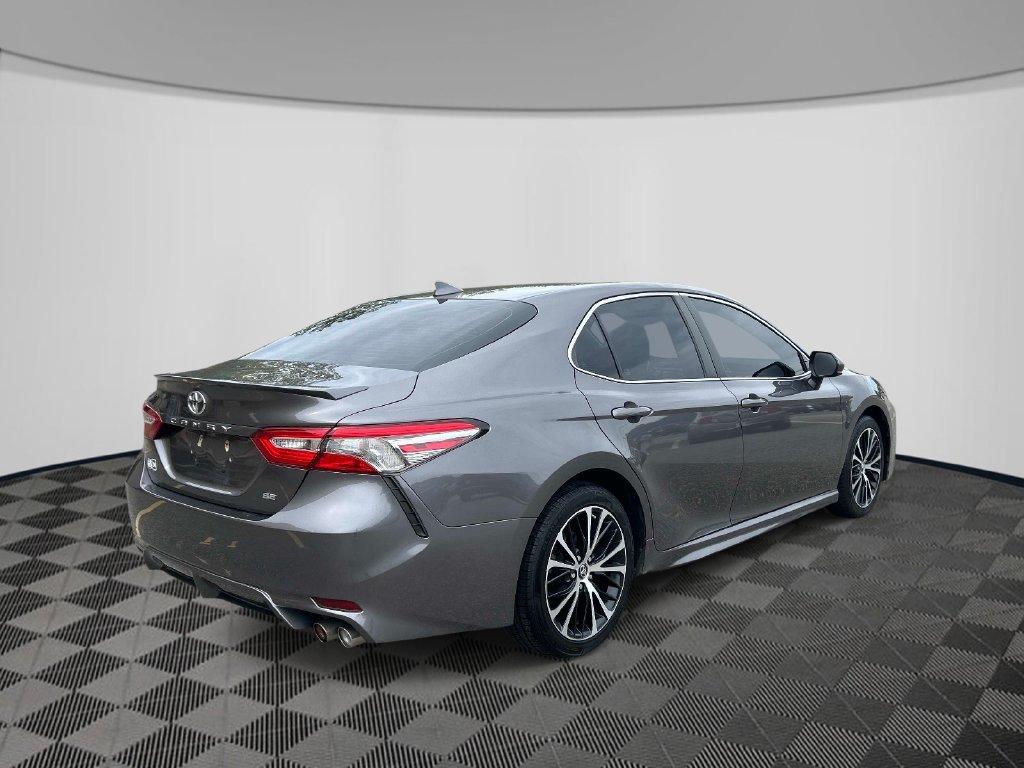 Used 2019 Toyota Camry SE FWD image 5