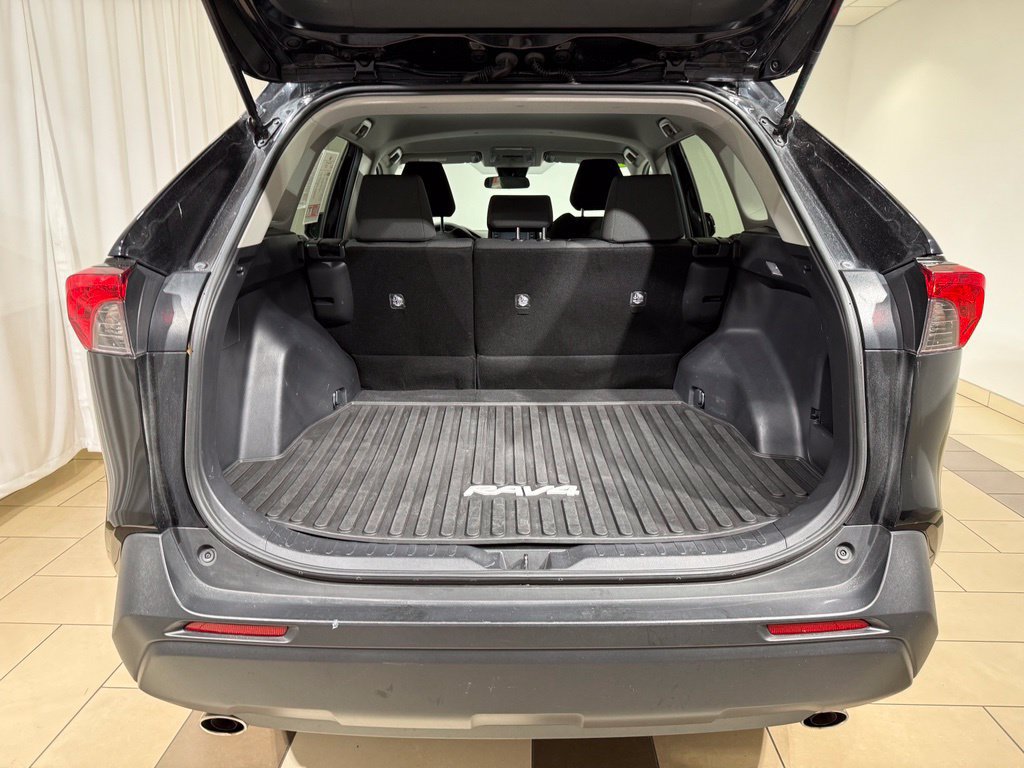 Used 2020 Toyota RAV4 XLE w/ All Weather Liner Package AWD/4WD image 11