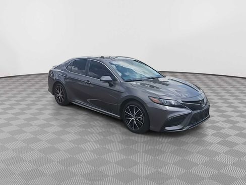 Used 2023 Toyota Camry SE FWD image 2