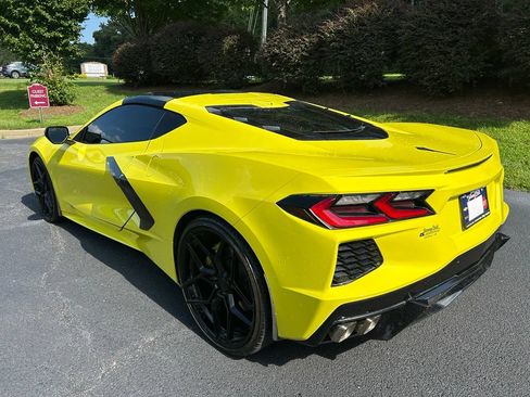 Used 2021 Chevrolet Corvette Stingray Preferred Cpe w/ Battery Protection Package RWD image 18