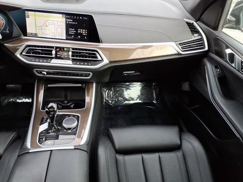 Used 2022 BMW X5 xDrive40i w/ Premium Package AWD/4WD image 21