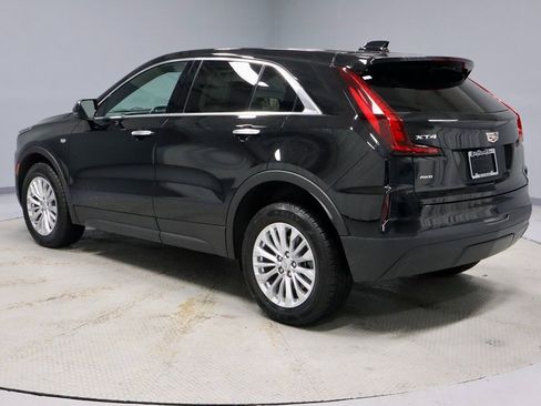 Used 2024 Cadillac XT4 Luxury image 8