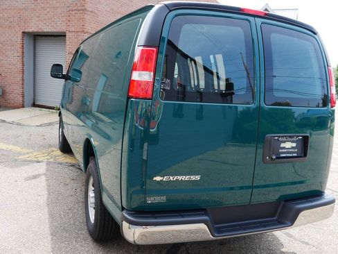 New 2026 Chevrolet Express 3500 w/ Driver Convenience Package RWD image 5