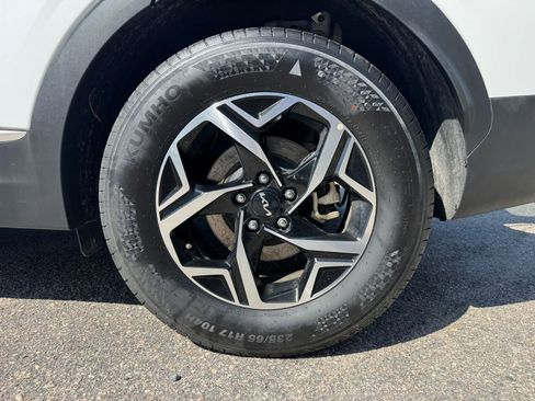 Used 2025 Kia Sportage LX image 25