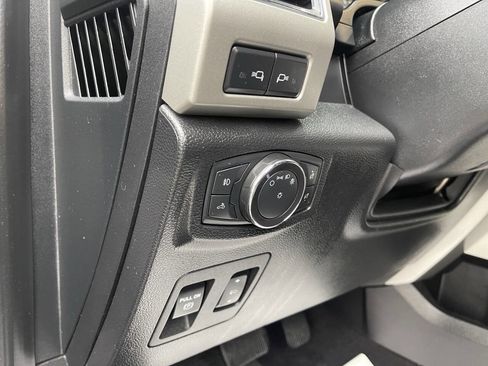 Used 2018 Ford F150 Lariat w/ Equipment Group 502A Luxury image 18