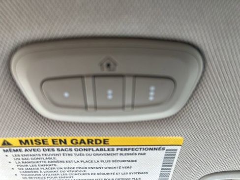 Used 2022 Chrysler Pacifica Touring-L FWD image 38