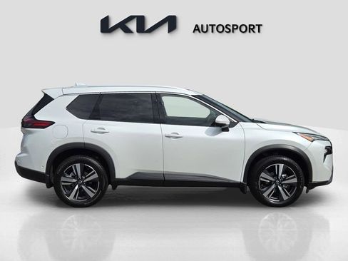 Used 2024 Nissan Rogue SL w/ SL Premium Package image 7