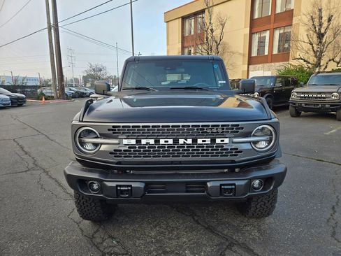New 2025 Ford Bronco Badlands image 2