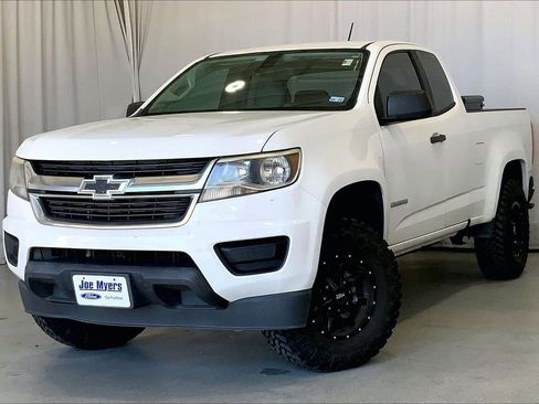 Used 2020 Chevrolet Colorado W/T w/ WT Convenience Package image 2