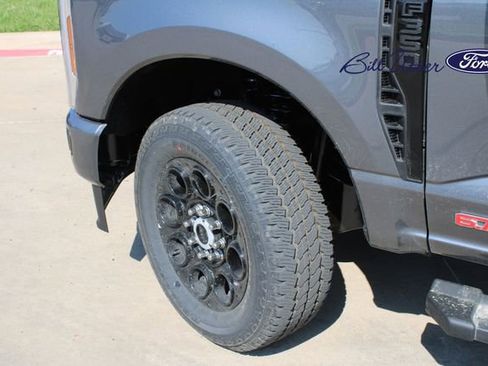 New 2026 Ford F350 Lariat w/ Black Appearance Package image 5