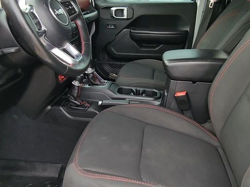 Used 2019 Jeep Wrangler Unlimited Rubicon w/ Cold Weather Group AWD/4WD image 31